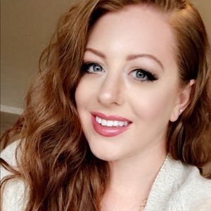 Meet your Posher, Amelia